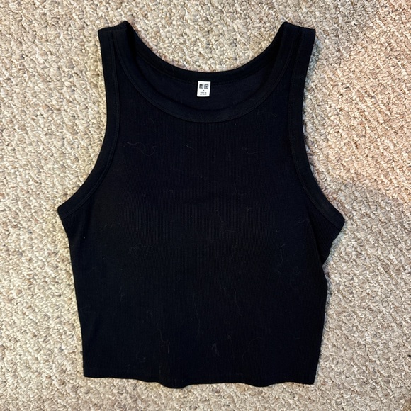 Uniqlo built in bra tank top - Picture 3 of 4